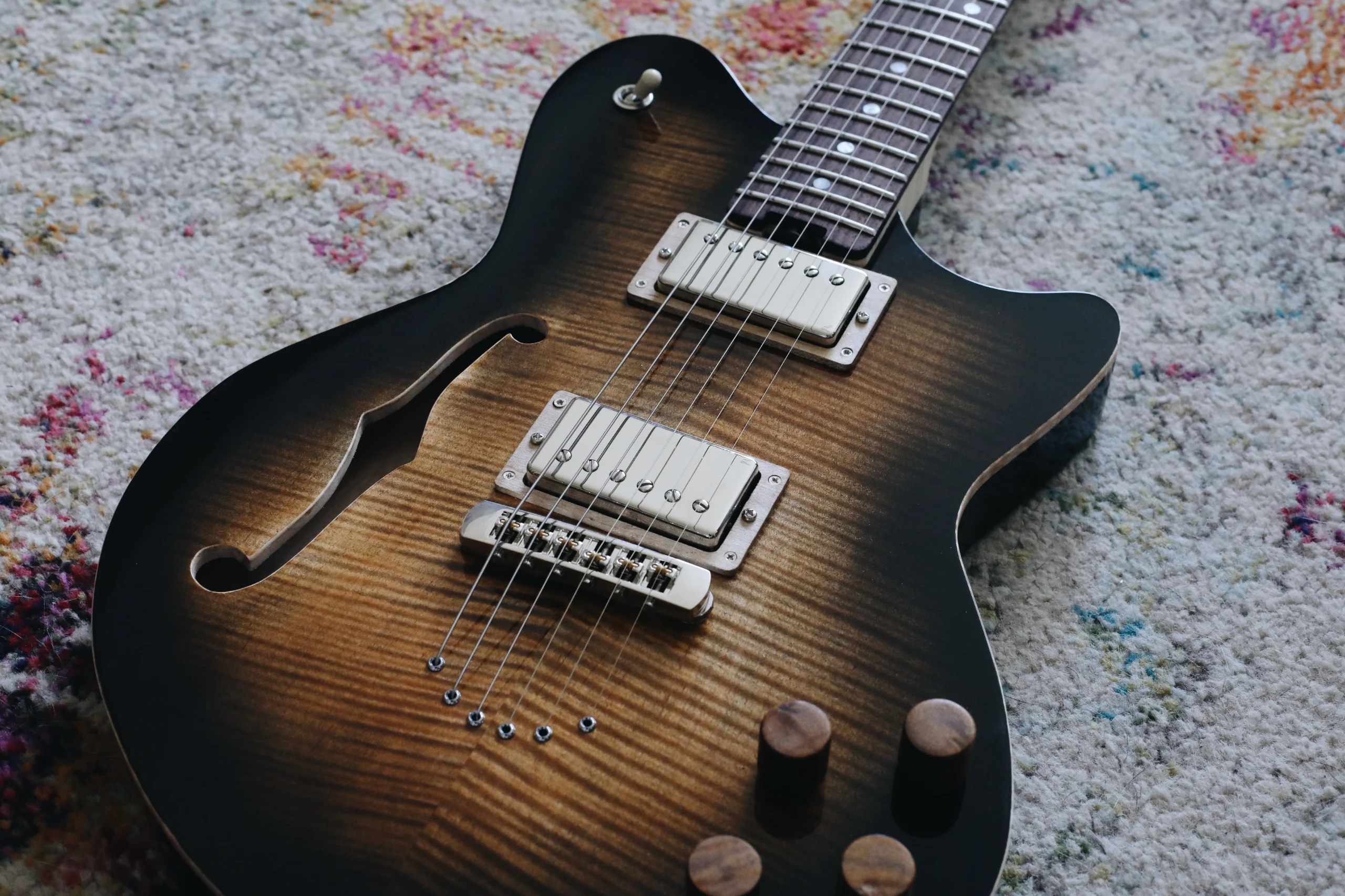 Procella | Tobacco Burst — detail